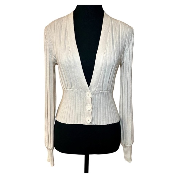 Wilfred Tops - Wilfred Aritzia Plunge Neck Cardigan, Cream Colour, Size Small, EUC